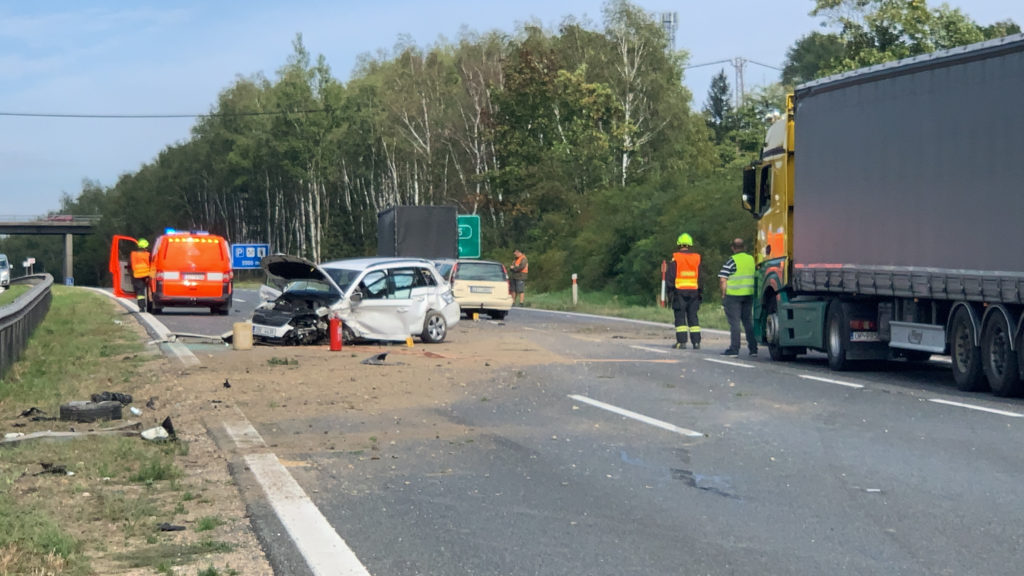 Hromadná nehoda zablokovala D5 FOTO: AKTU.CZ, Jiří Forman