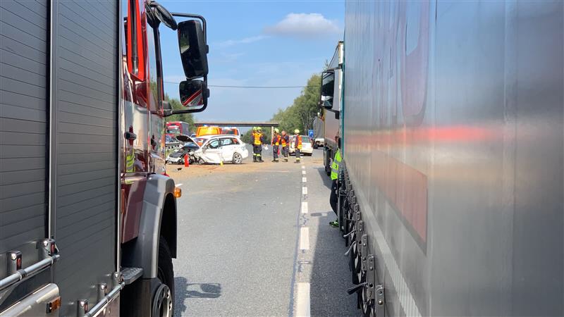 Hromadná nehoda zablokovala D5 FOTO: AKTU.CZ, Jiří Forman